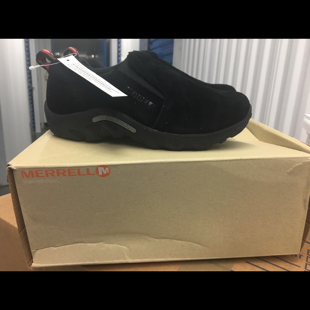 Black Merrell shoes NWT size 3